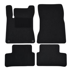 | Tapis De Sol Noir Velours Sur Mesure Pour Mercedes CLA X118, C118 depuis 2019 4 pcs, Ajustement Précis, Base Antidérapante, Renforcée Dans la Zone de la Pédale, Avant et Arrière, Avec Attaches
