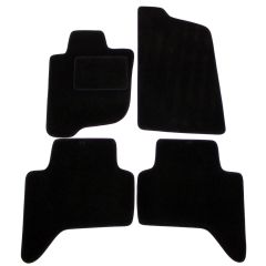 | Tapis De Sol Noir Velours Sur Mesure Pour Mitsubishi L200 2006-2014 4 pcs, Ajustement Précis, Base Antidérapante, Renforcée Dans la Zone de la Pédale, Avant et Arrière, Avec Attaches